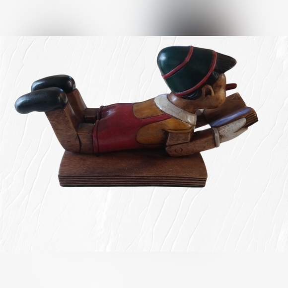 Pinocchio Statue. - Picture 3 of 5